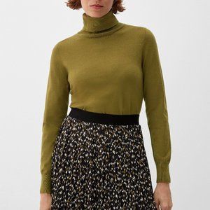 OLIVE GREEN SWEATER
